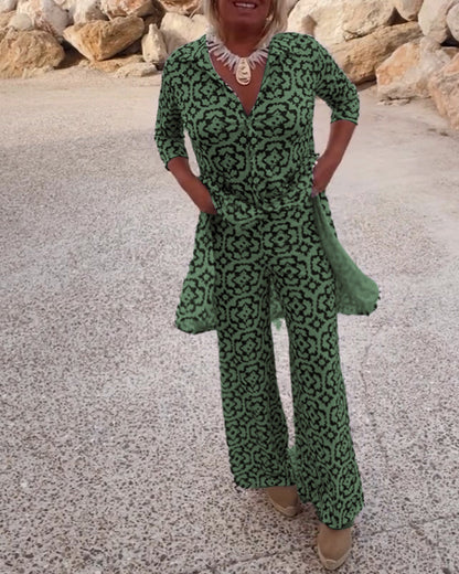 Vintage Printed Two-Piece Set with Lapel Collar and Button Details – Spring/Summer