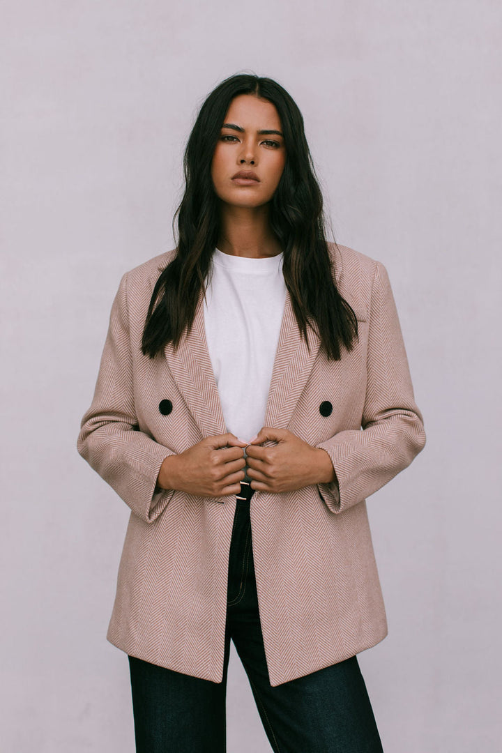 Mila Blazer Beige