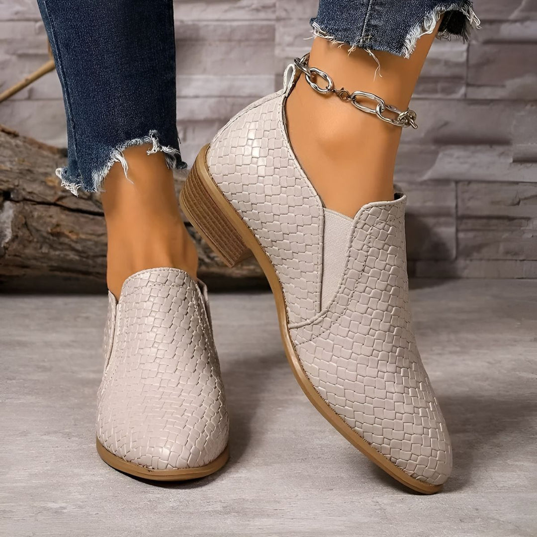 Alexia - Stylish and Cozy Oxford Shoes