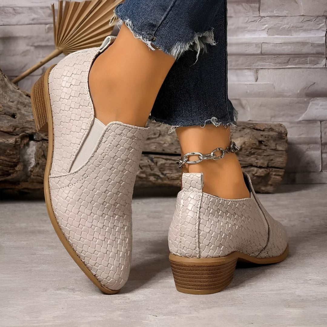 Alexia - Stylish and Cozy Oxford Shoes