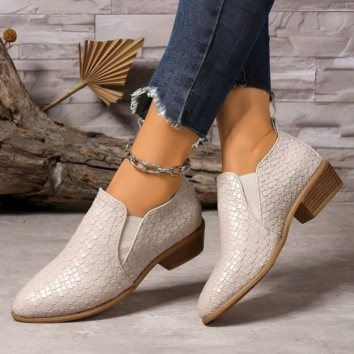 Alexia - Stylish and Cozy Oxford Shoes