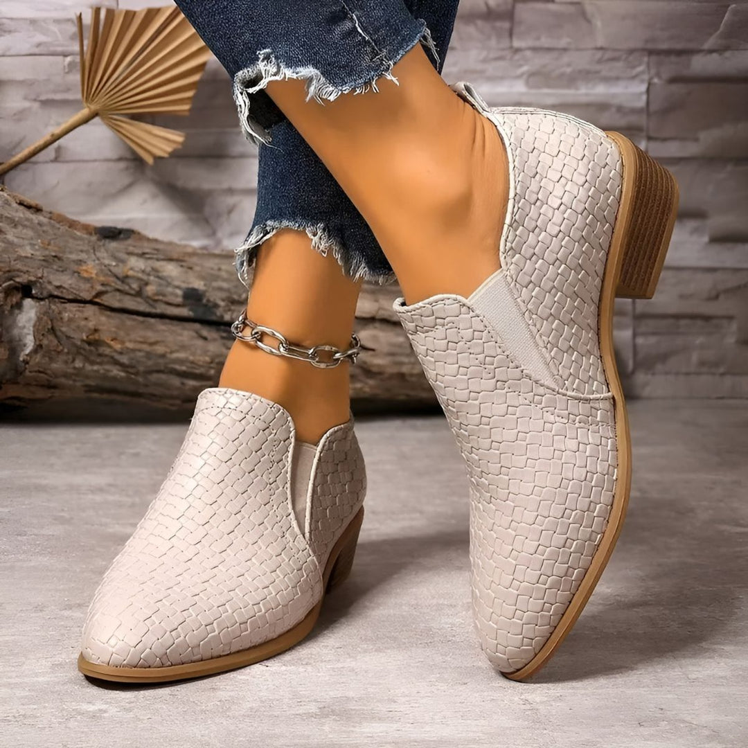 Alexia - Stylish and Cozy Oxford Shoes