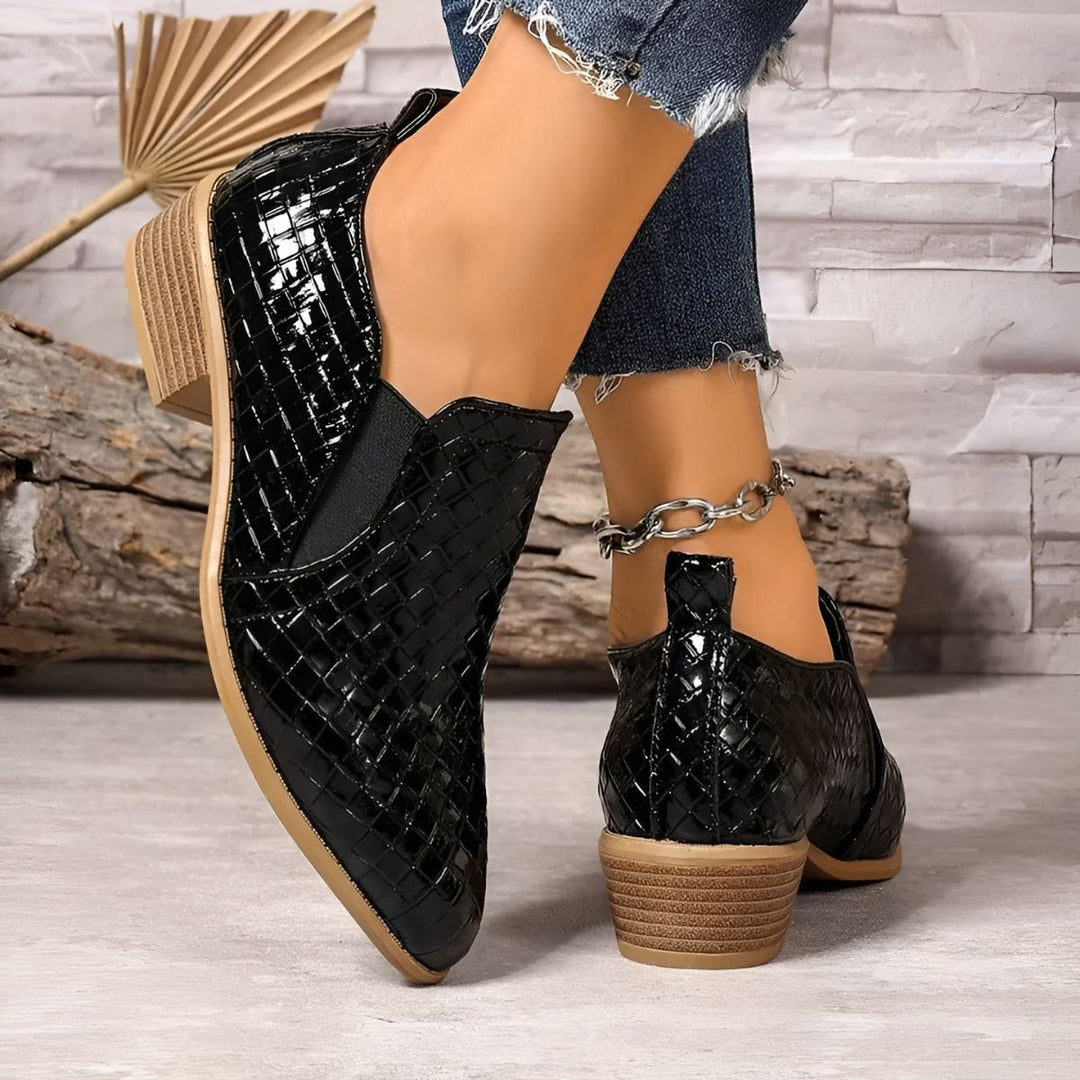 Alexia - Stylish and Cozy Oxford Shoes